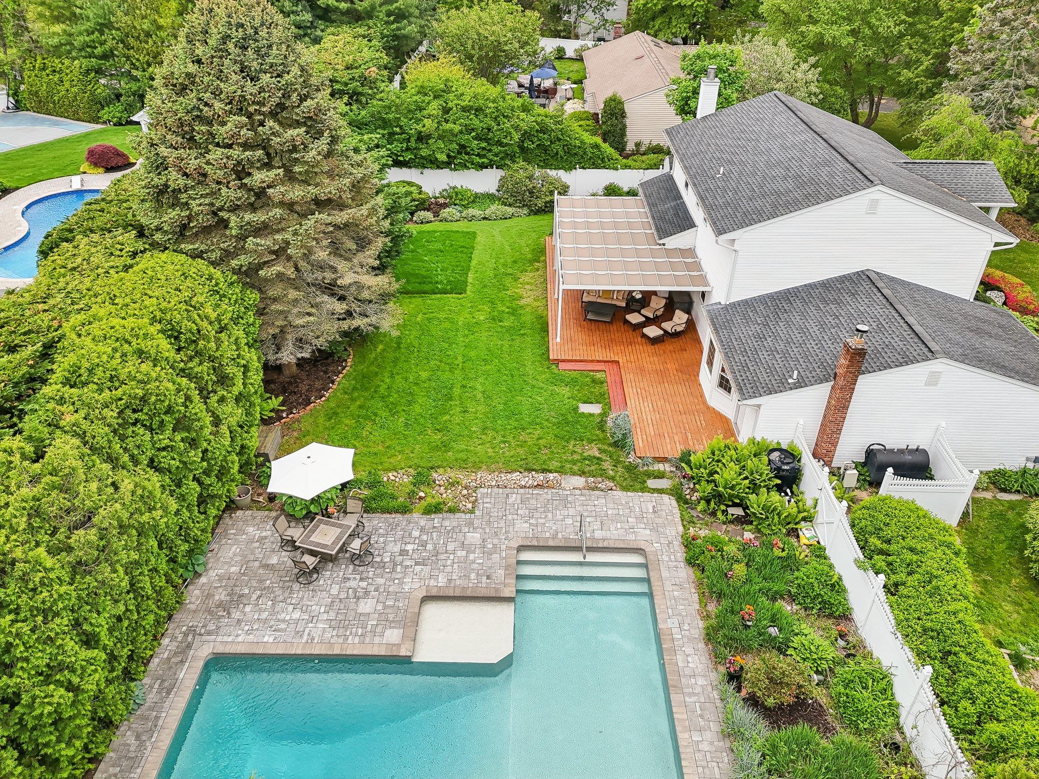 17 Suan Court, Greenlawn, New York image 49