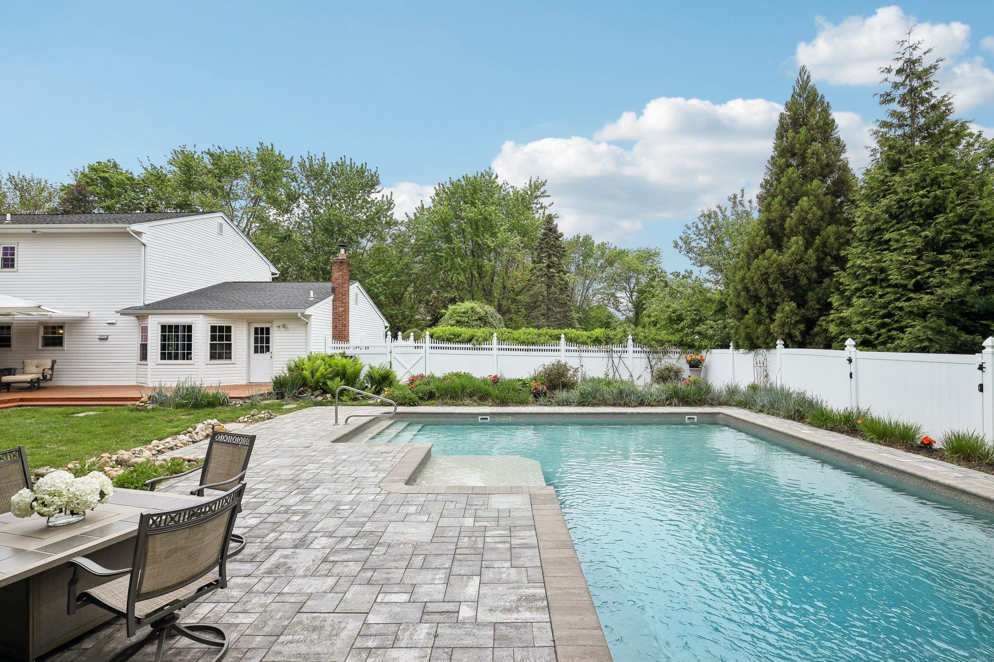 17 Suan Court, Greenlawn, New York image 47