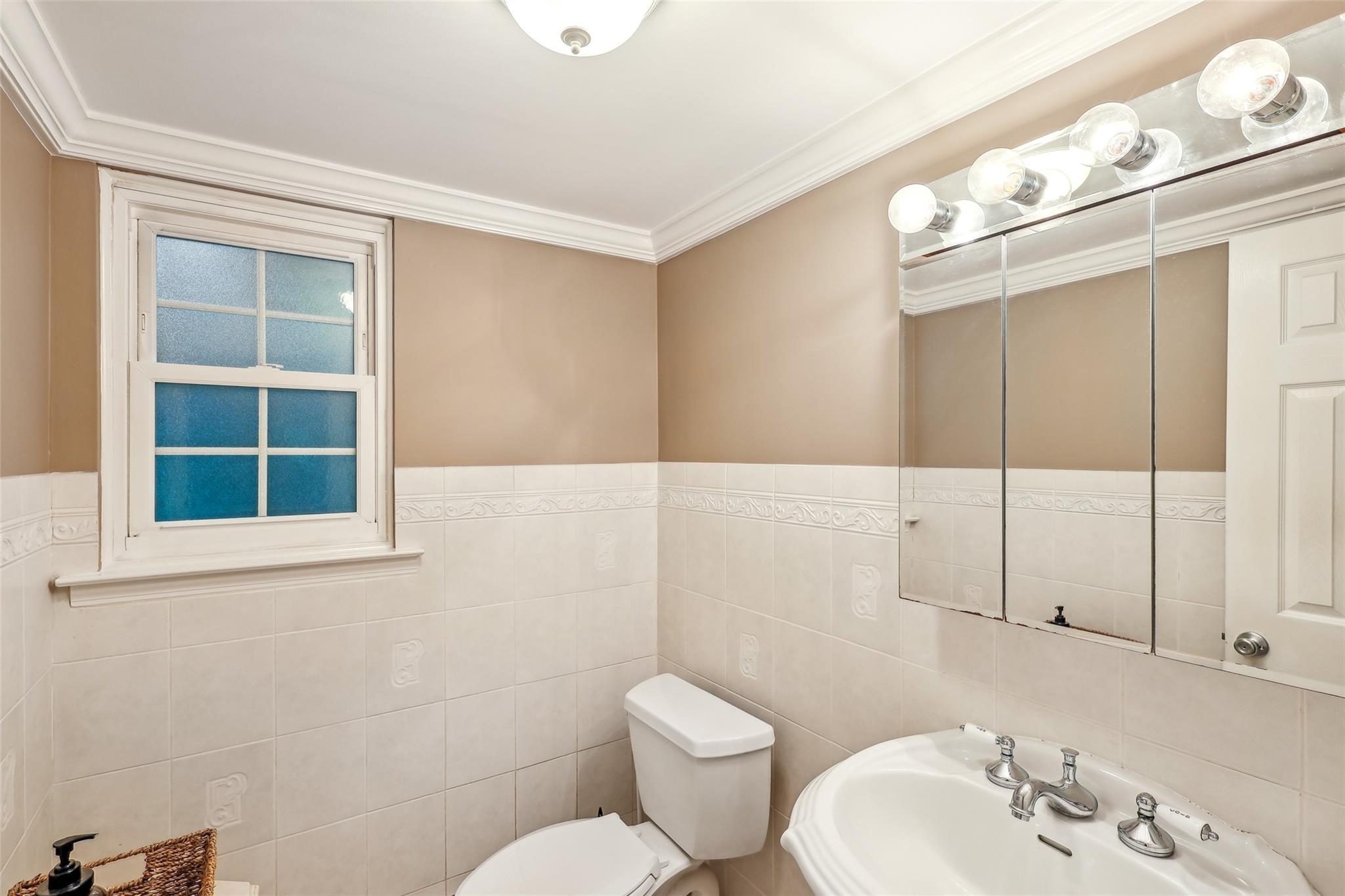 17 Suan Court, Greenlawn, New York image 20