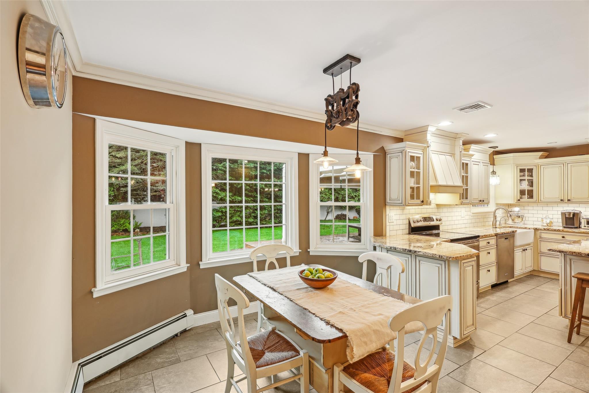 17 Suan Court, Greenlawn, New York image 12