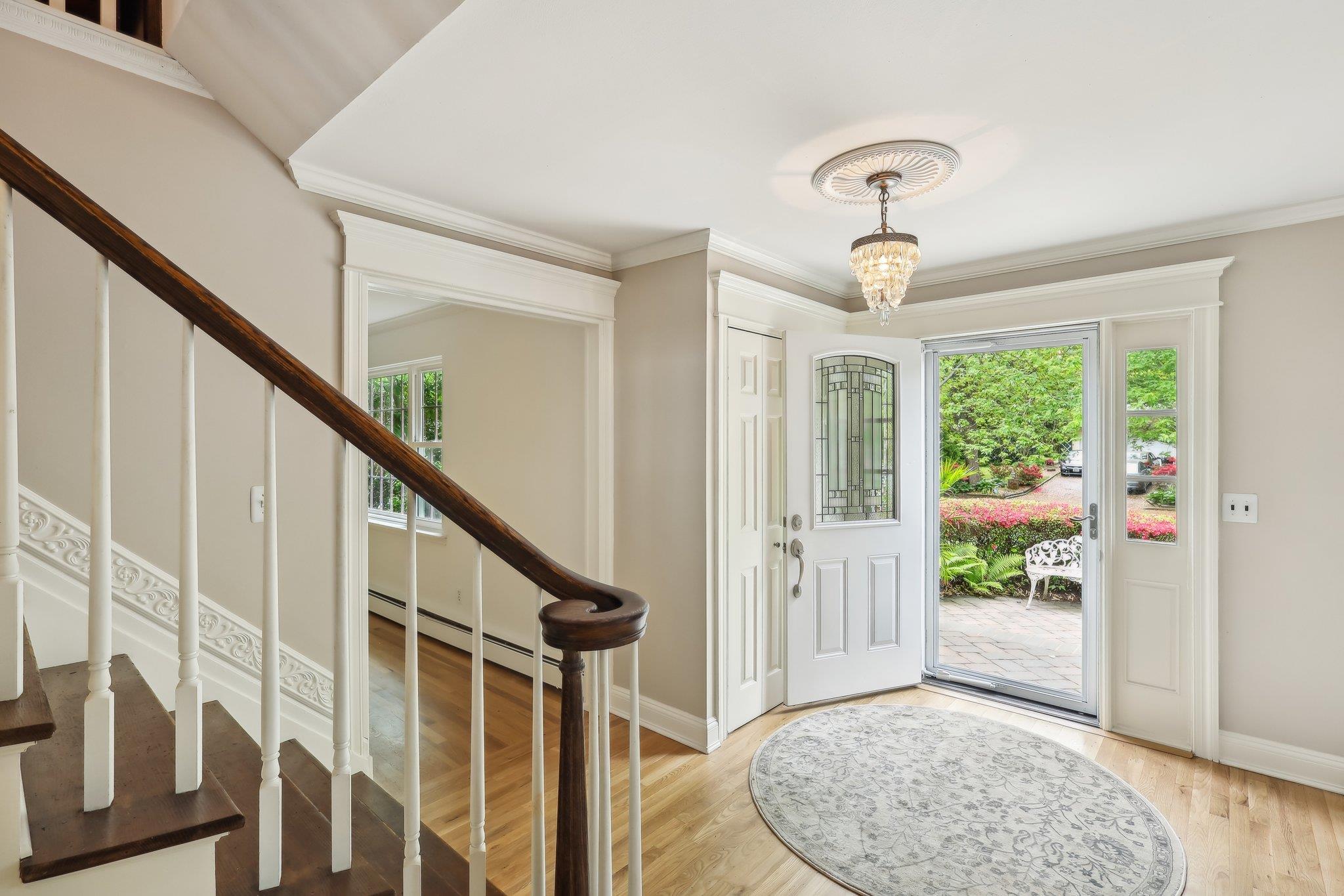 17 Suan Court, Greenlawn, New York image 4