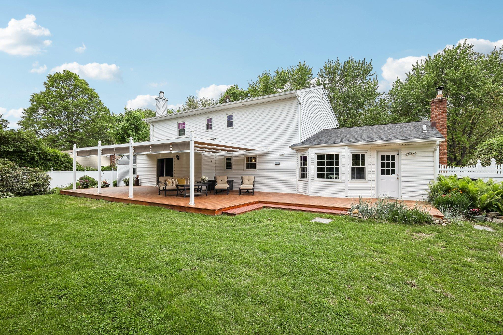 17 Suan Court, Greenlawn, New York image 46