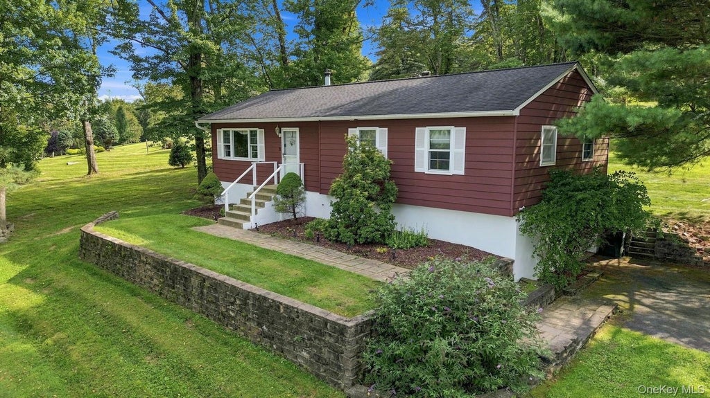 Photo of 431 Newport Bridge Road, Pine Island, NY 10969 (MLS # 1049369)