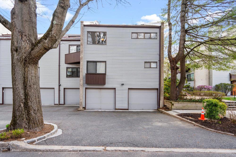 10 Wooleys Lane #2C, Great Neck, New York image 20