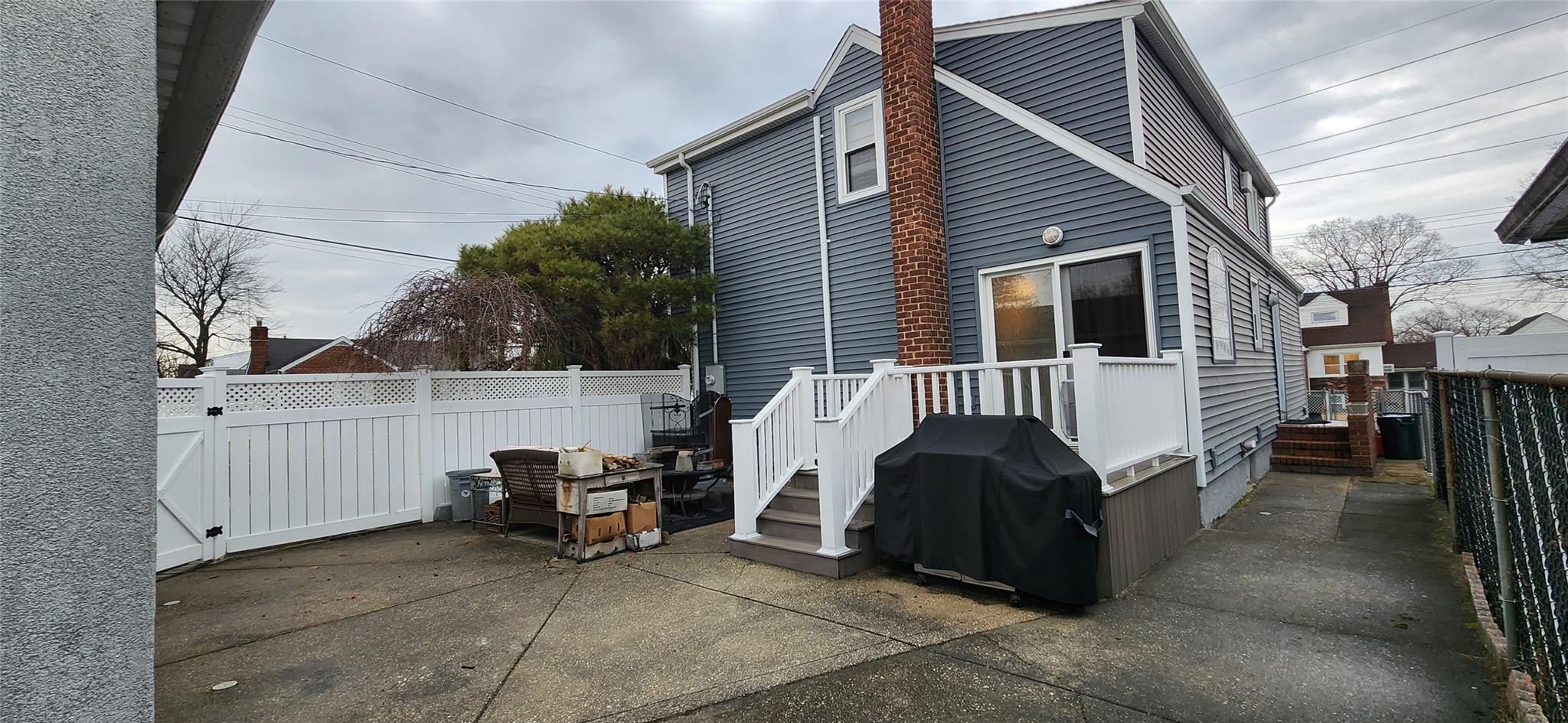 1191 Burton Avenue, Franklin Square, New York image 22