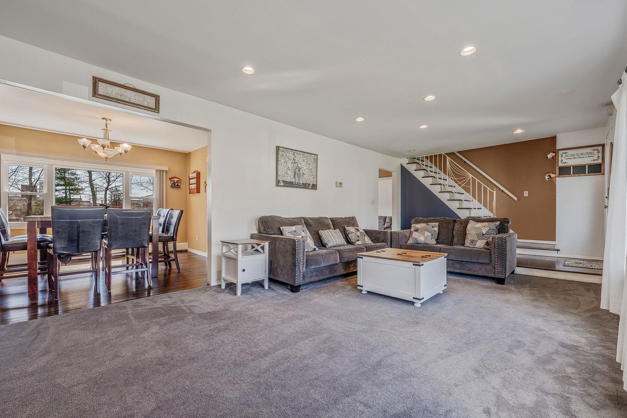 54 Higgins Street, North Babylon, New York image 4