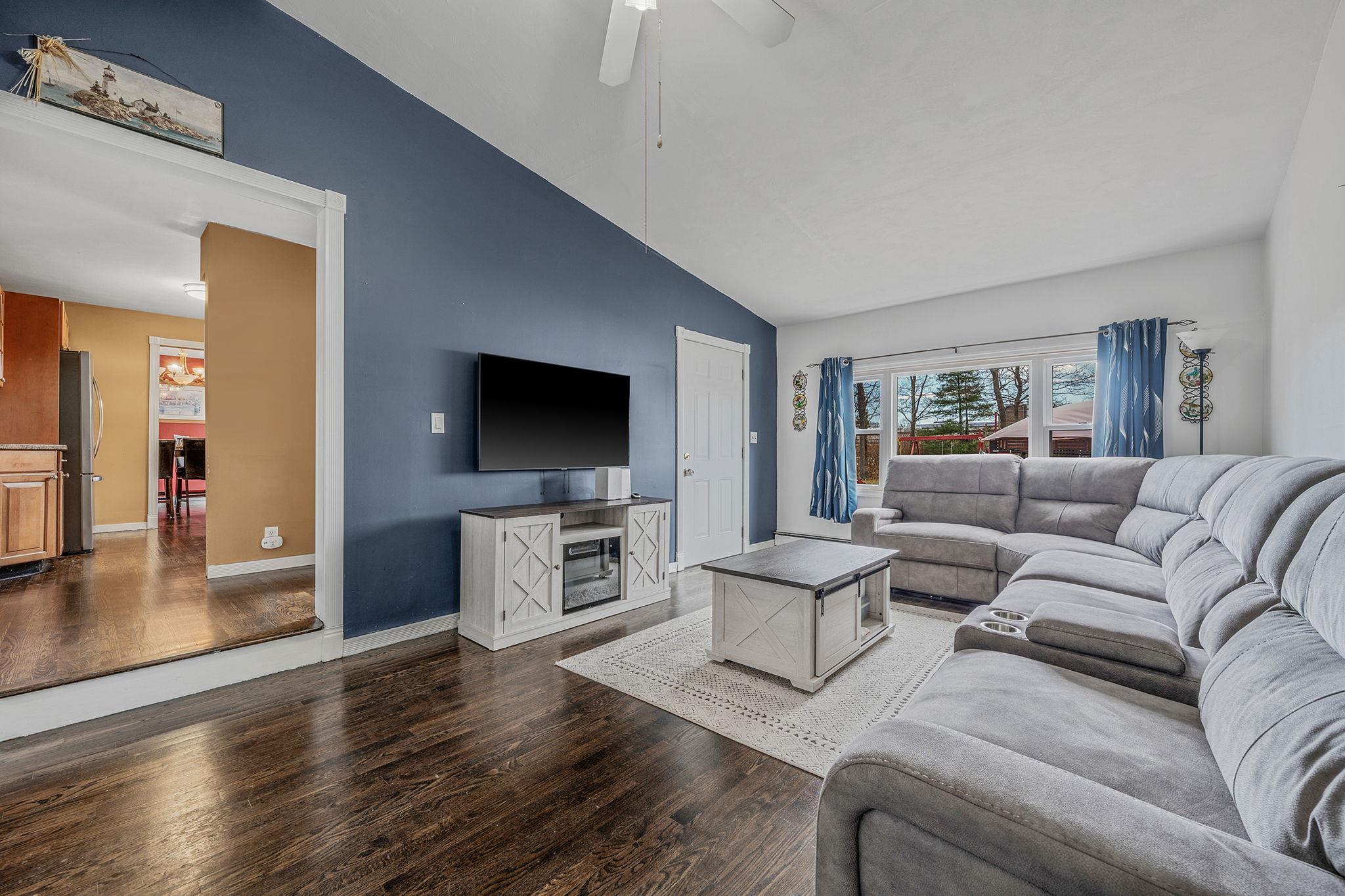54 Higgins Street, North Babylon, New York image 10
