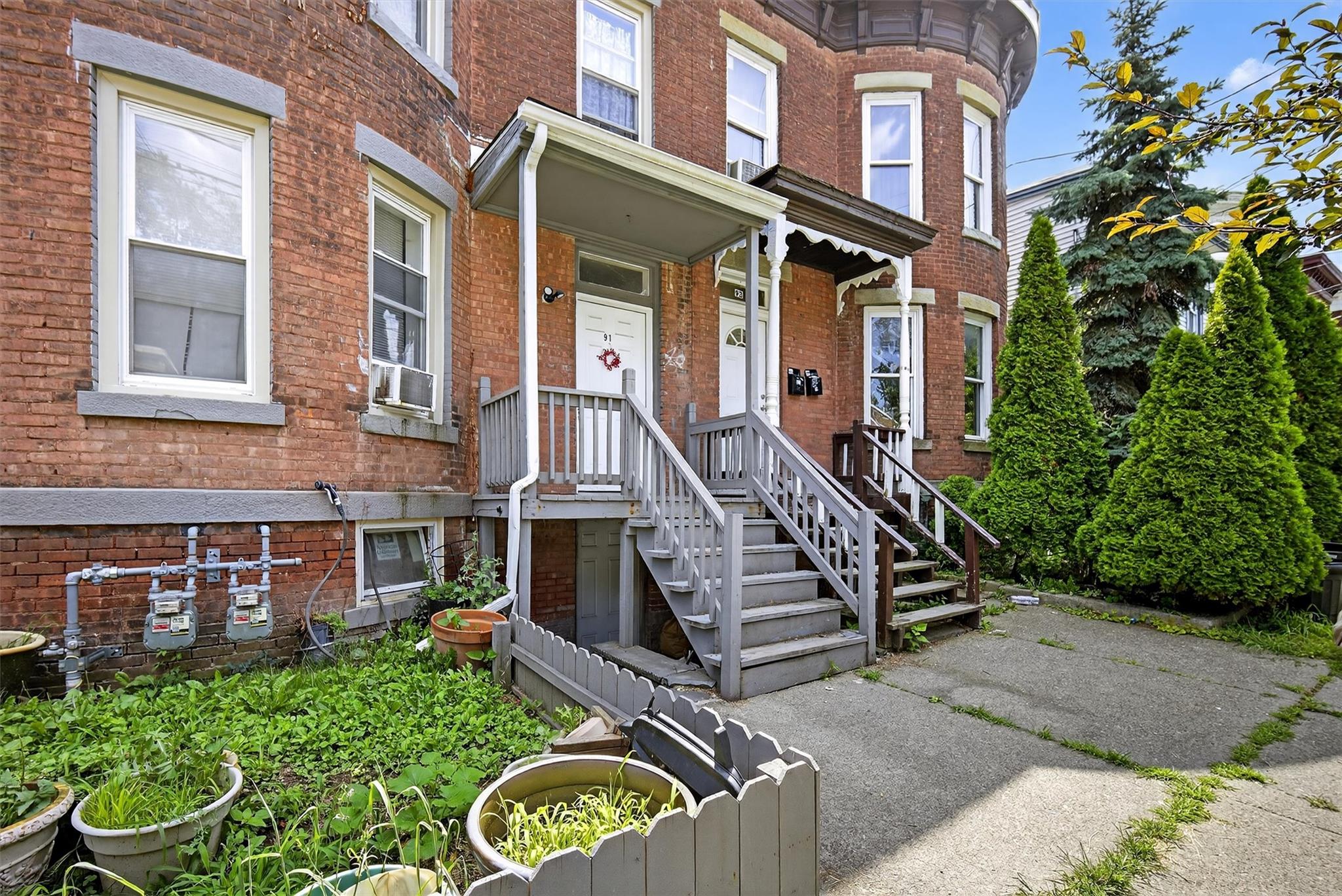 91 Carson Avenue
