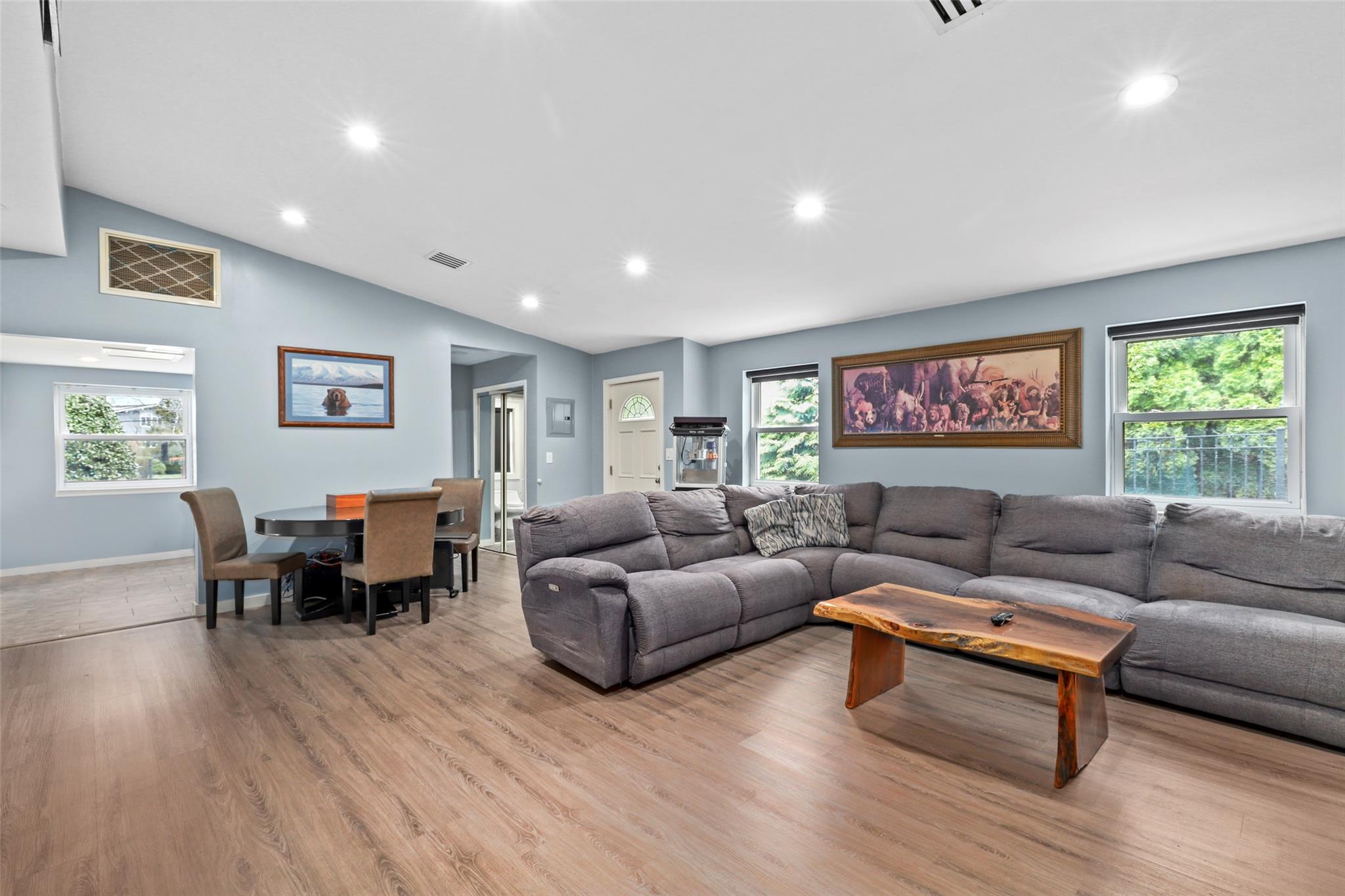 21 Dell Drive, Eastchester, Florida image 23