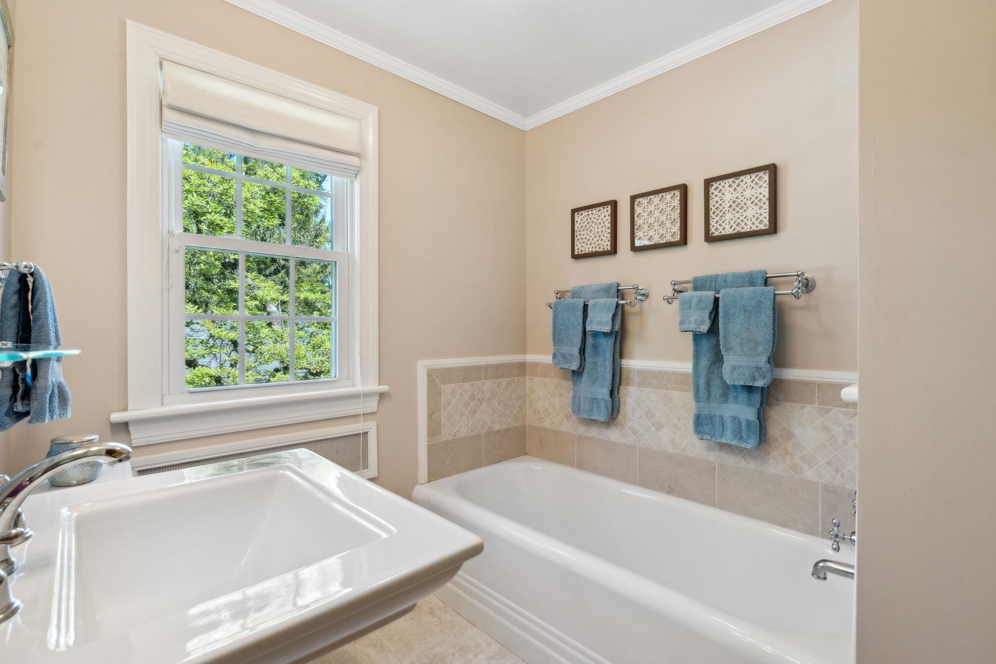 242 N Manor Avenue, Kingston, New York image 16