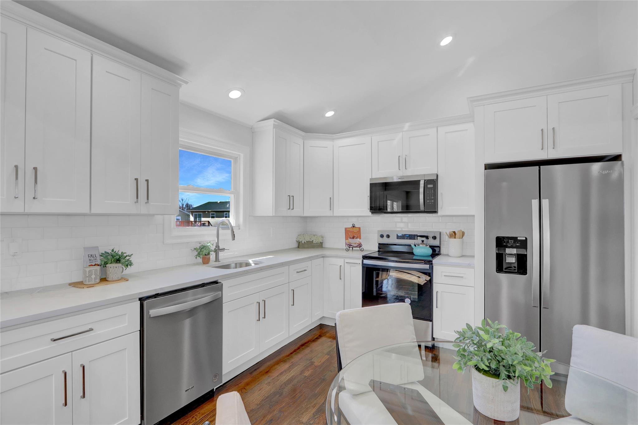 2 W Major Road, Massapequa, New York image 9