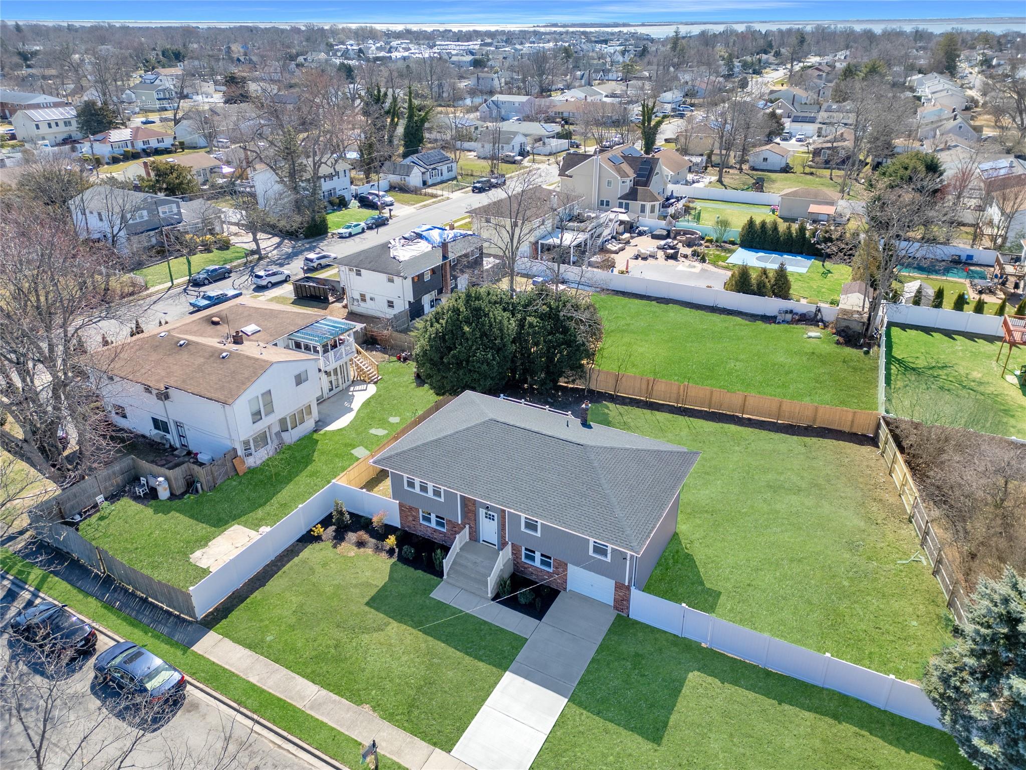 2 W Major Road, Massapequa, New York image 31
