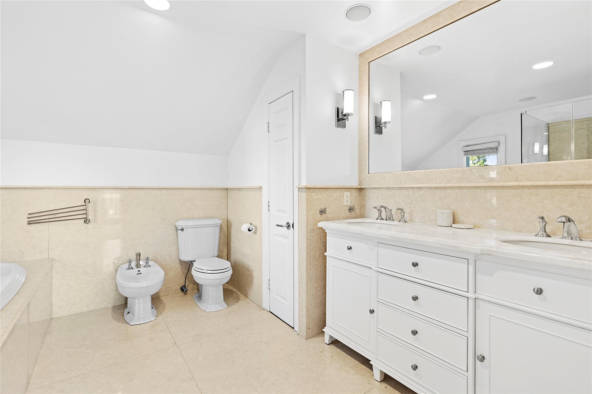 4 Bayfield Court, Westhampton Beach, New York image 12