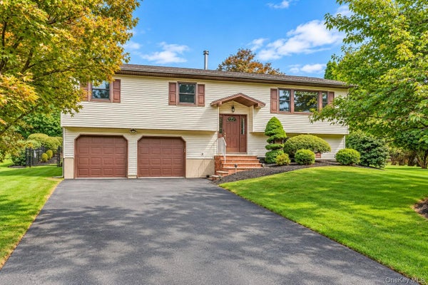 4 LETTS CIR, MONROE, NY 10950 - Image 2cb7fc83fdb5a0ce0f78d8f5746bb2f8/2055282048