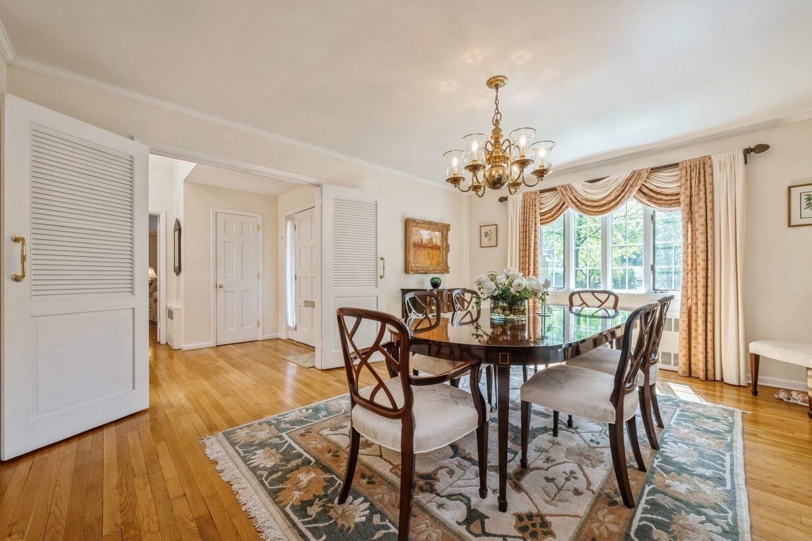 95 Washington Avenue, Garden City, New York image 9