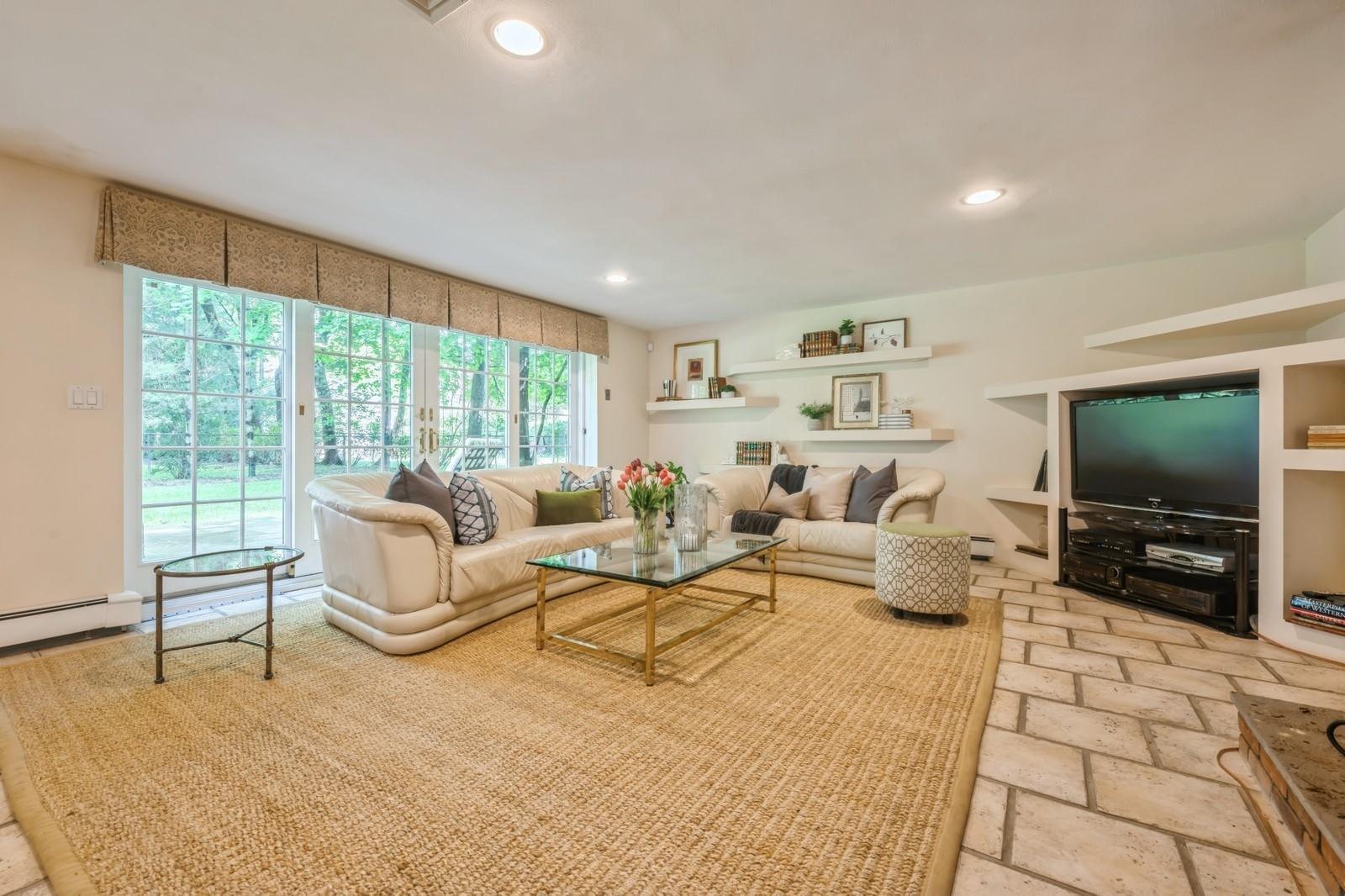 95 Washington Avenue, Garden City, New York image 24