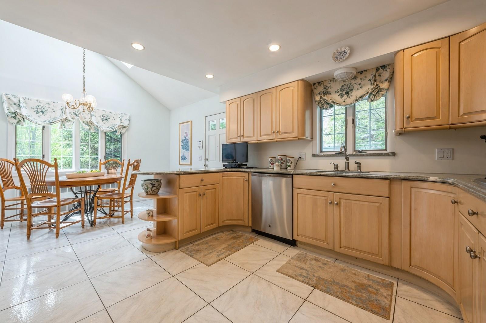 95 Washington Avenue, Garden City, New York image 14