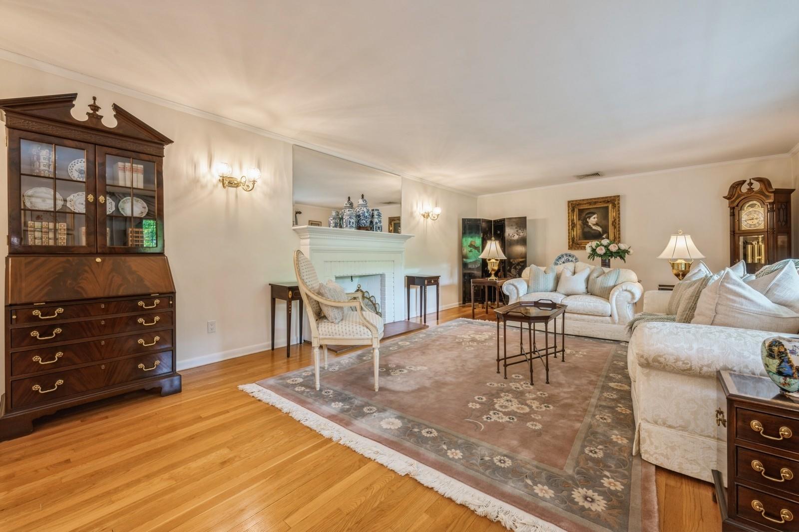 95 Washington Avenue, Garden City, New York image 6