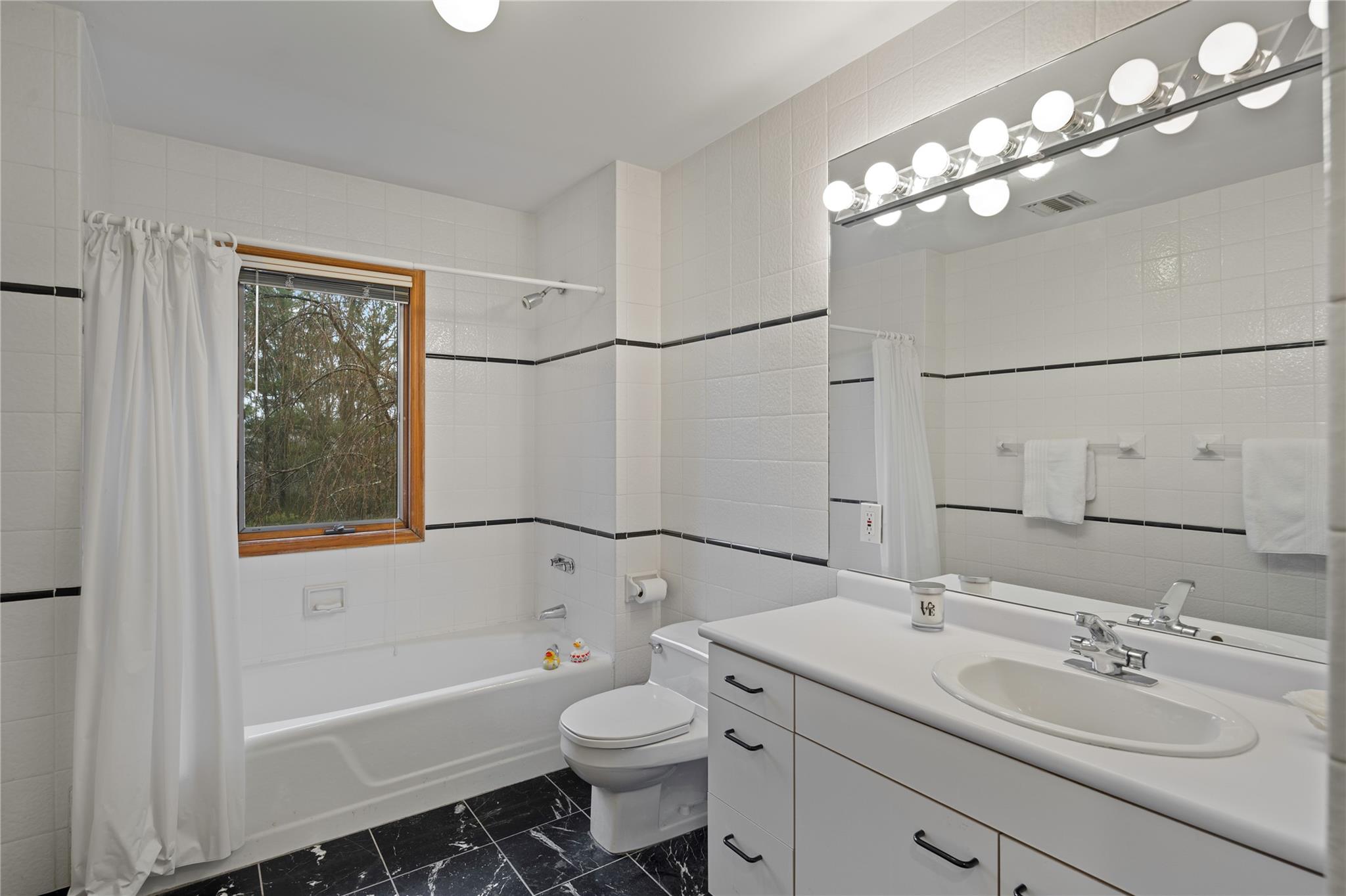 184 Deerfield Lane, Pleasantville, New York image 20