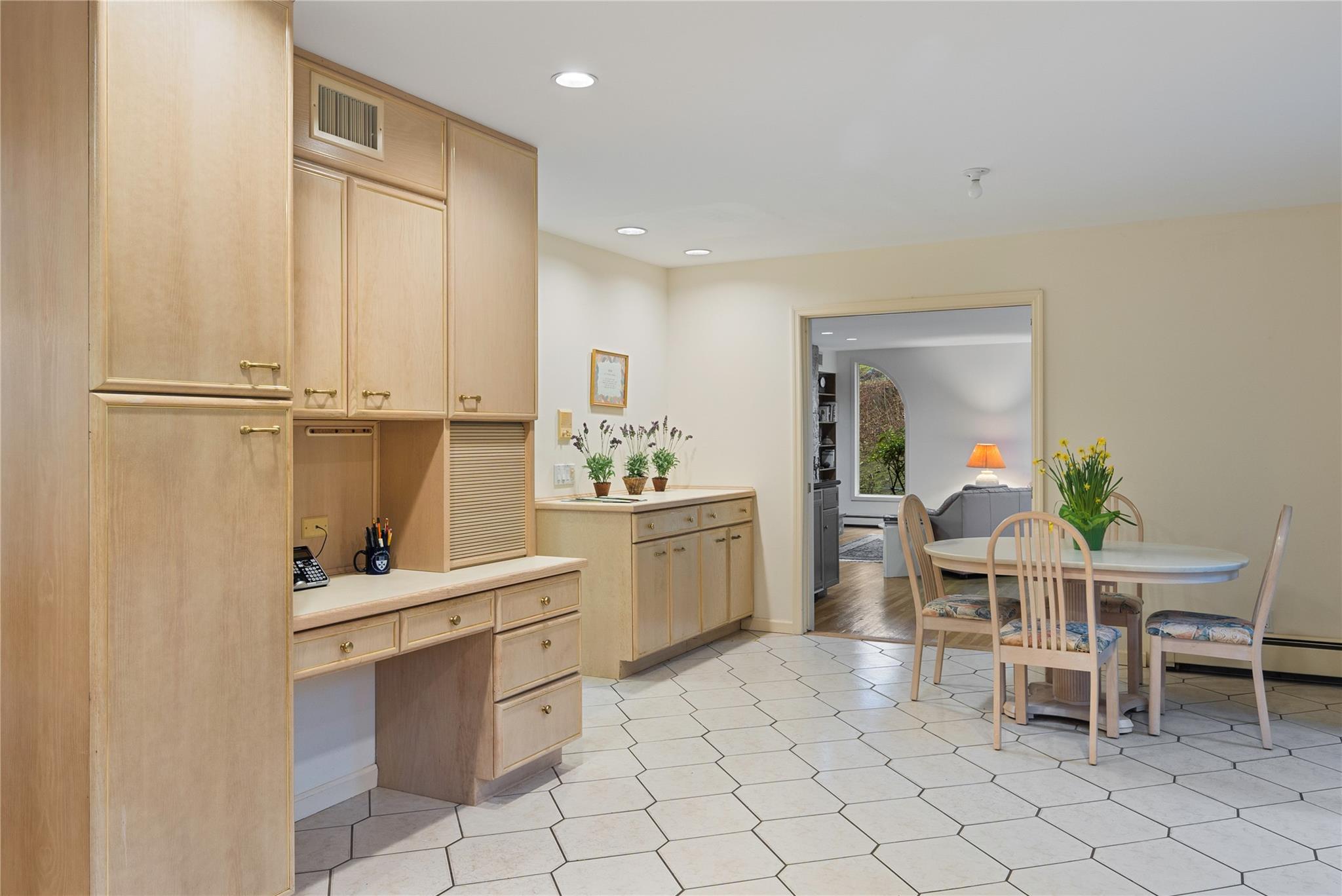 184 Deerfield Lane, Pleasantville, New York image 14