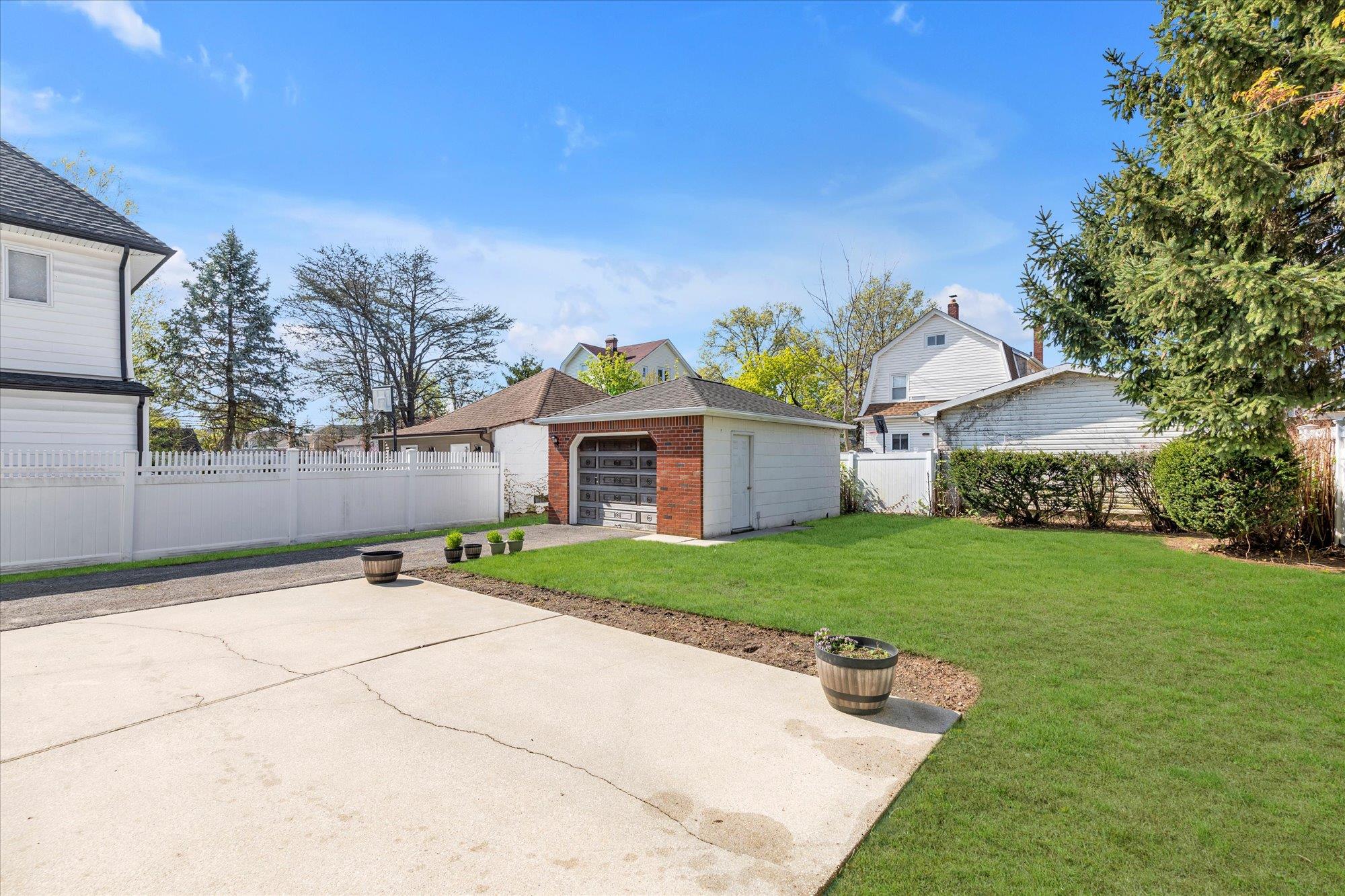 7 Sunset Avenue, Lynbrook, New York image 21