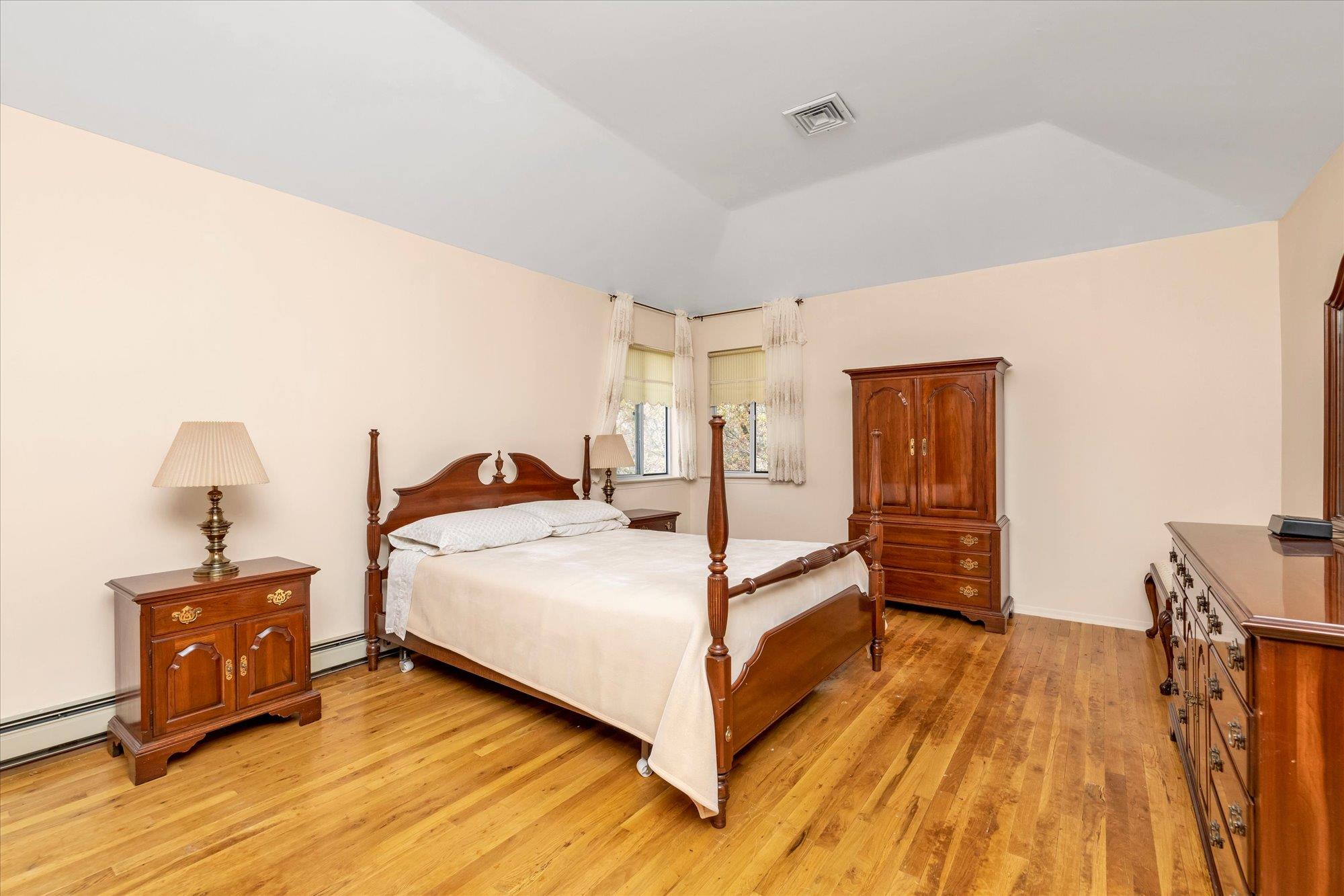 7 Sunset Avenue, Lynbrook, New York image 13