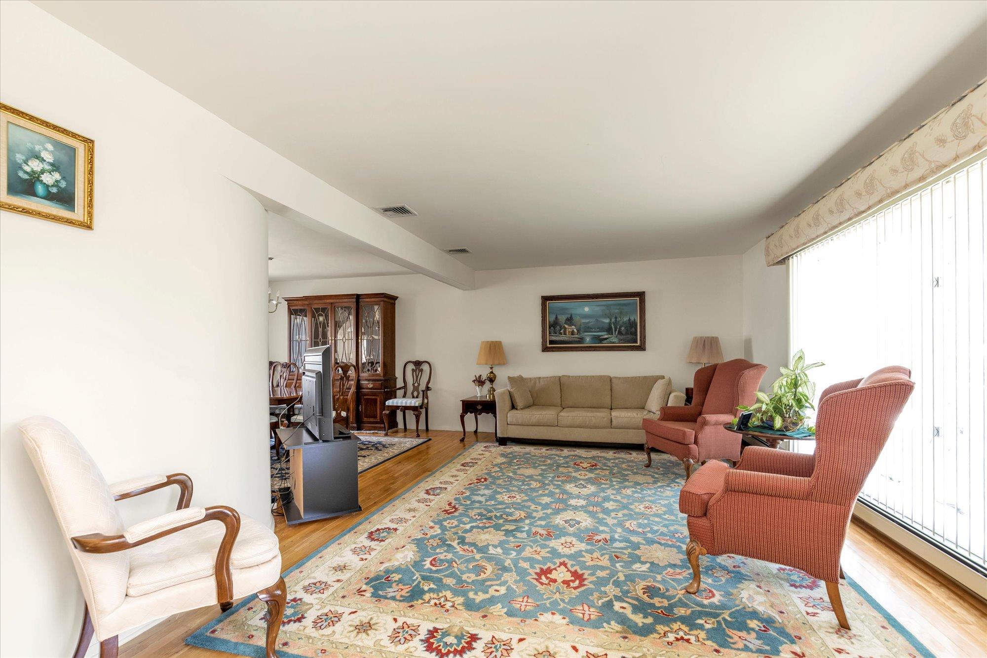 7 Sunset Avenue, Lynbrook, New York image 2