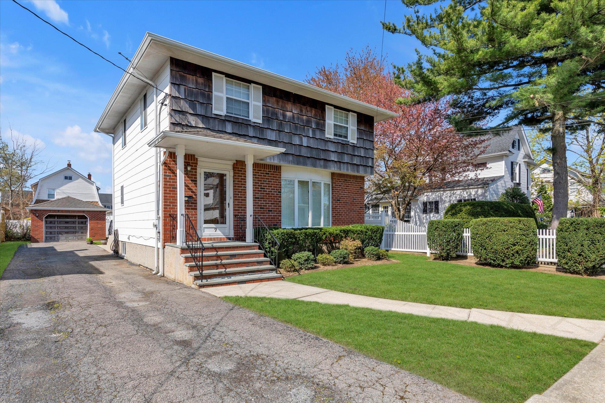 7 Sunset Avenue, Lynbrook, New York image 23