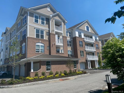 Photo of 811 Regency Drive #802, Fishkill, NY 12524 (MLS # 1061451)