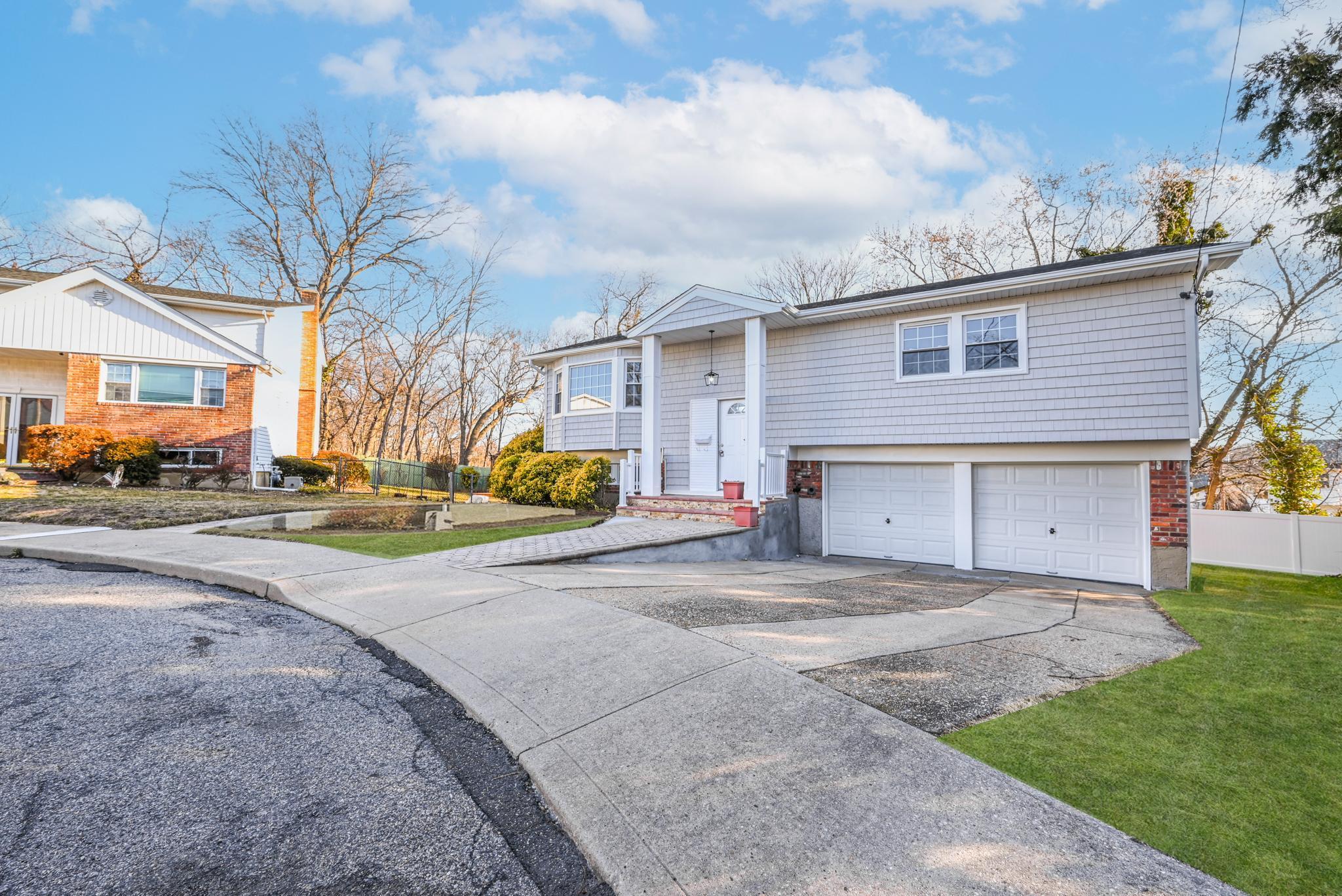 7 Felms Court, Bethpage, New York image 3