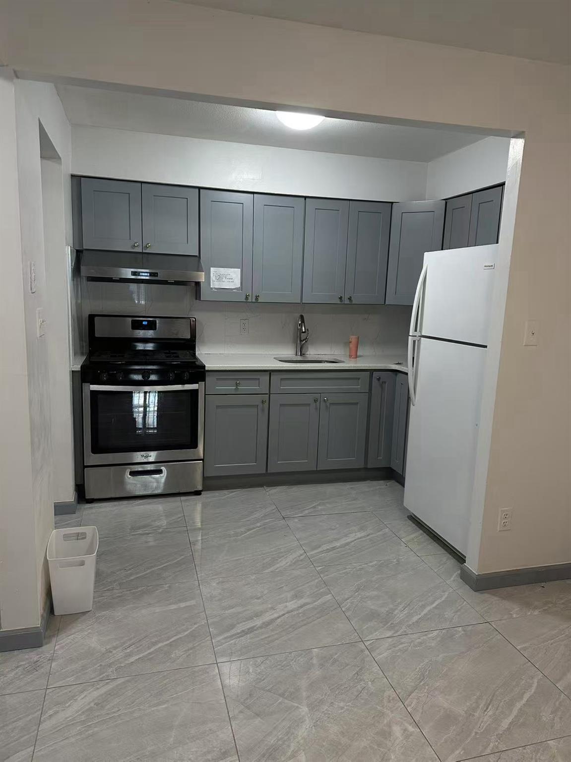 31-41 Linden Place