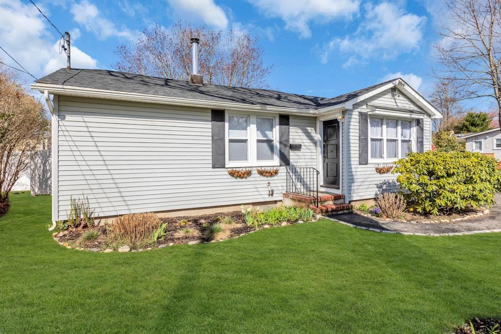 61 Eatondale Avenue, Blue Point, New York image 3