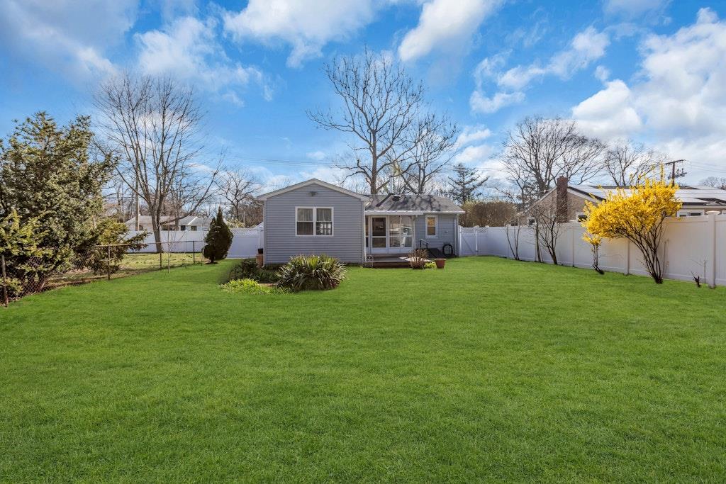 61 Eatondale Avenue, Blue Point, New York image 28