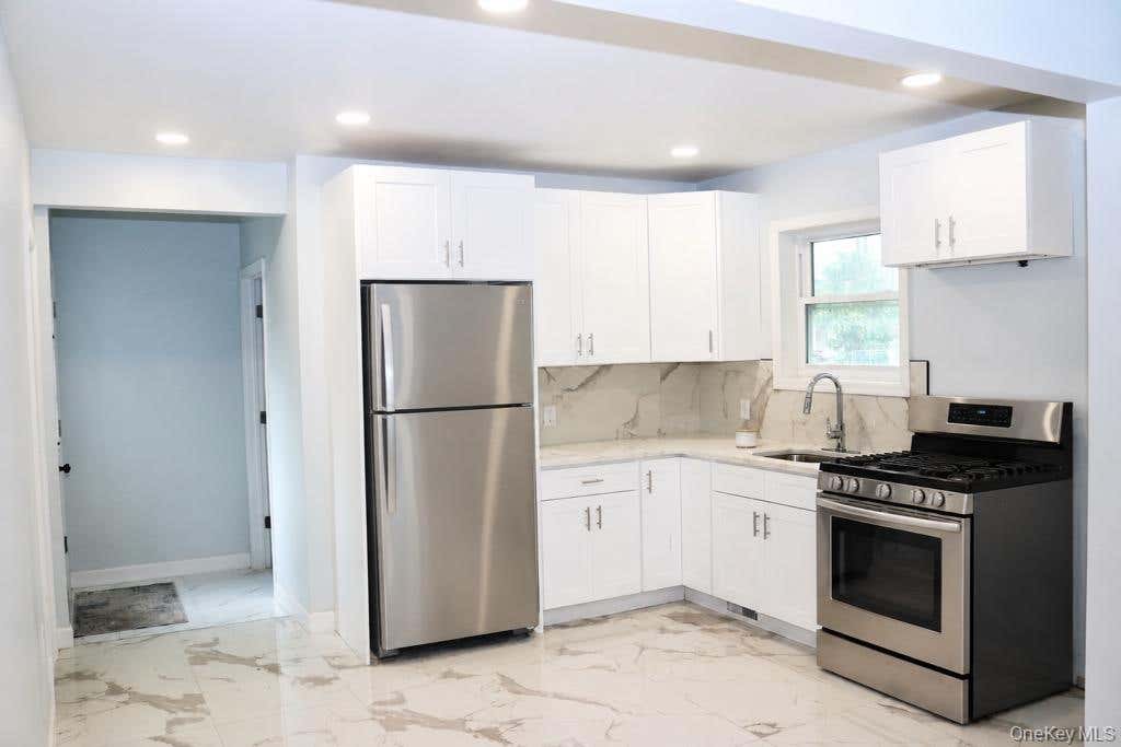 Photo of 21 Randall Avenue, Lynbrook, NY 11563 (MLS # 1034403)