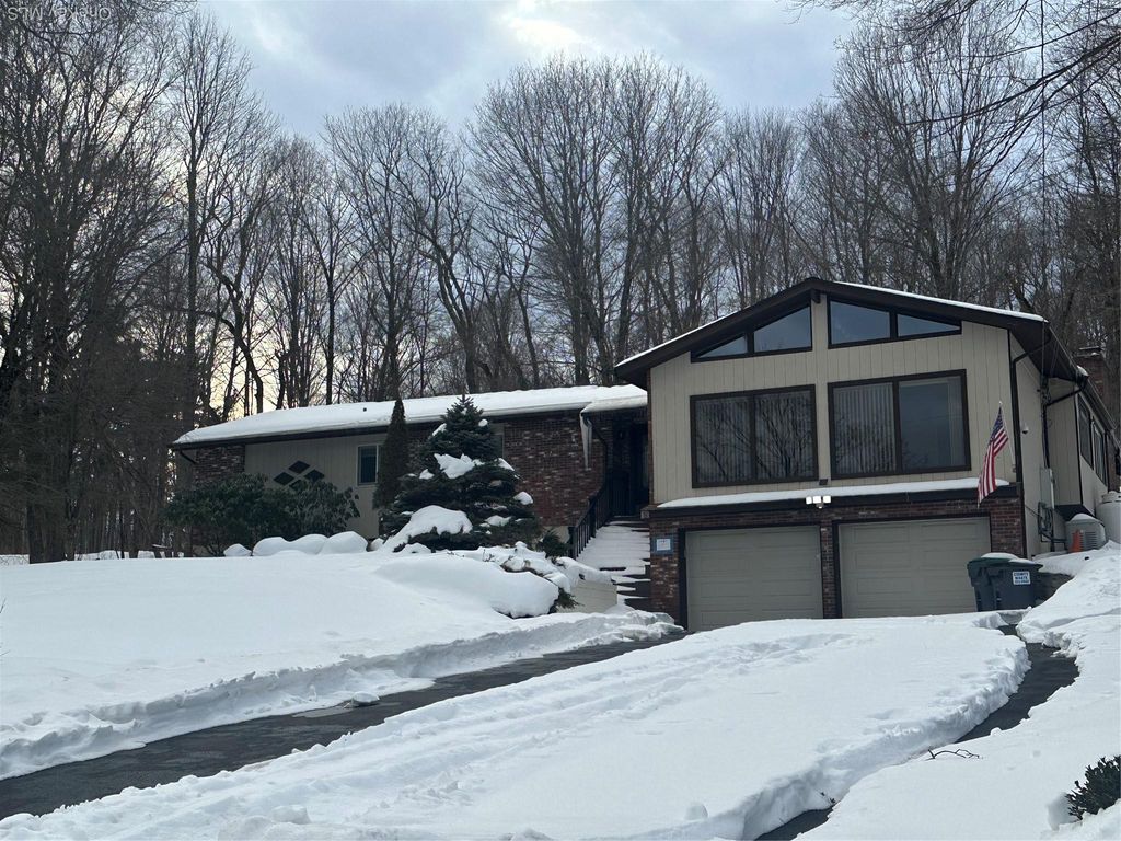 Photo of 5 Summit Ridge Road, Newburgh, NY 12550 (MLS # 964298)