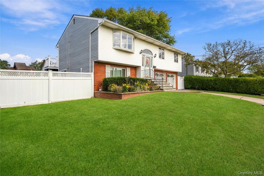 Photo of 34 Knoll Street, Lindenhurst, NY 11757 (MLS # 1062885)