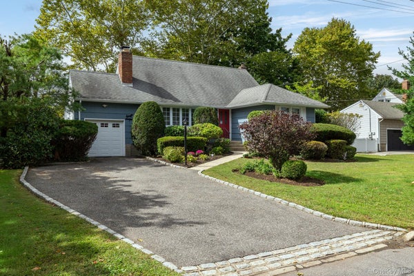 144 NASSAU AVE, WEST BABYLON, NY 11704 - Image 2ce8227a4d7b4eb44f6ce4254e29aa41/3631403267