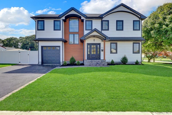 1370 NOEL CT, MERRICK, NY 11566 - Image 2cf4ba80c4bc7f84303dbbb7290bce44/1455014862