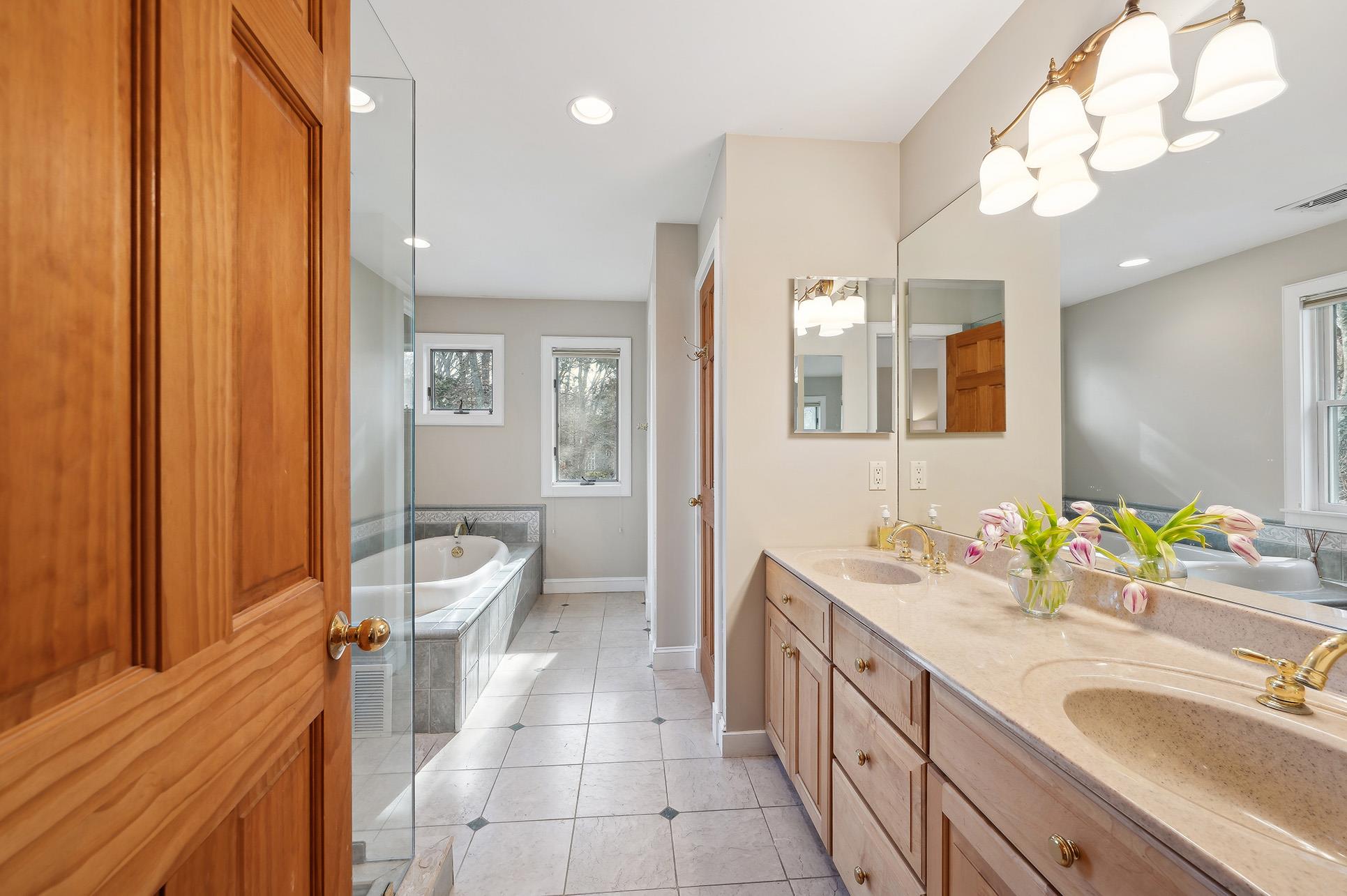 31 Tredwell Lane, Sag Harbor, New York image 16