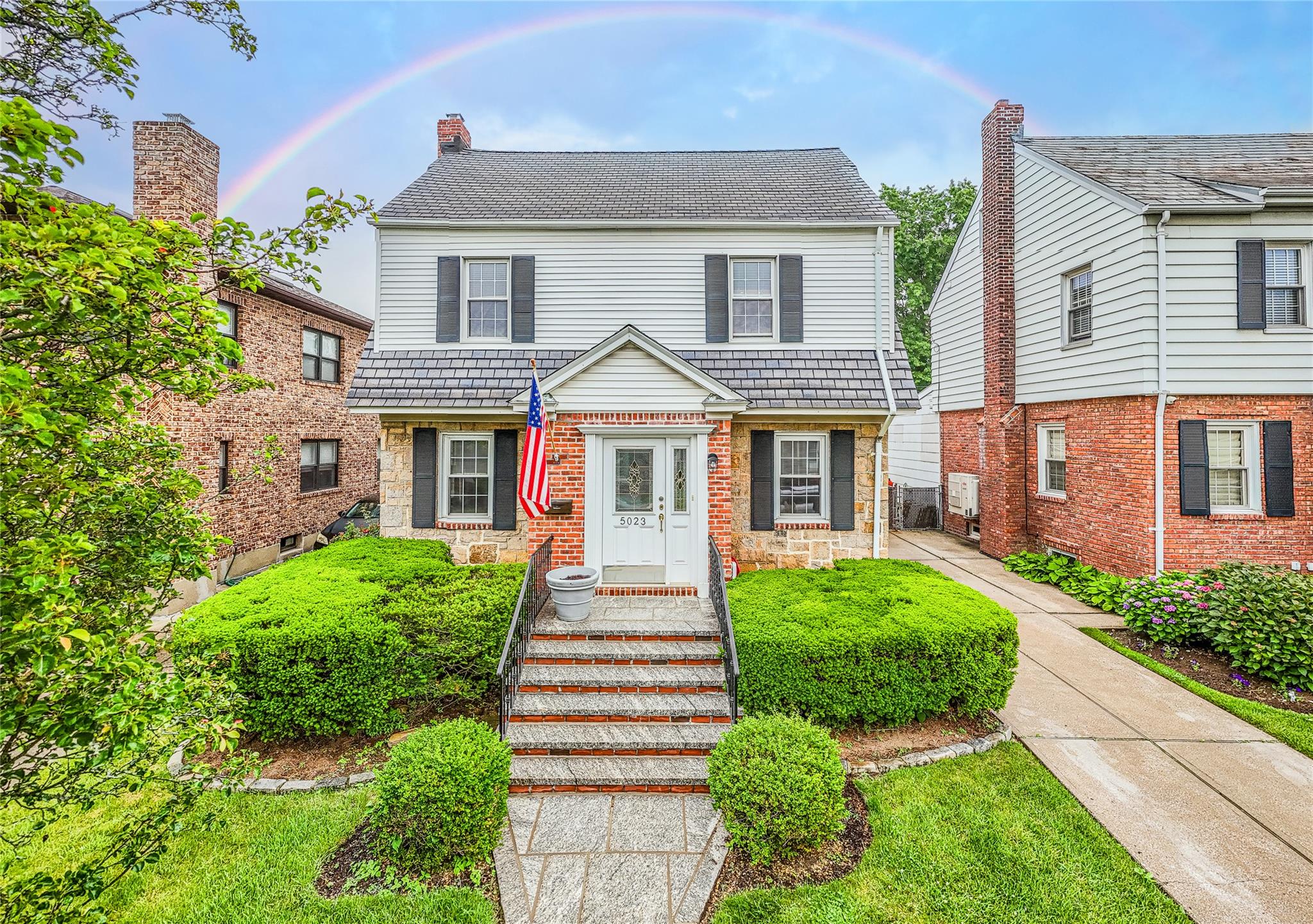 213th Street, Bayside, Queens, NY - 4 Bedrooms  
4 Bathrooms  
7 Rooms - 