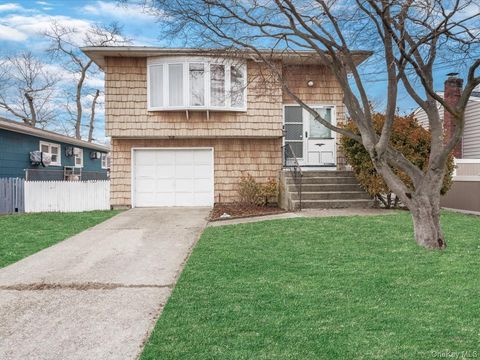 715 McCall Avenue West Islip NY 11795