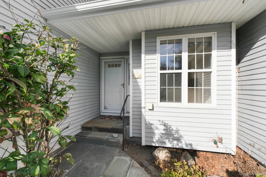 Photo of 14 Glen Eagles Drive, Poughkeepsie, NY 12603 (MLS # 1048218)