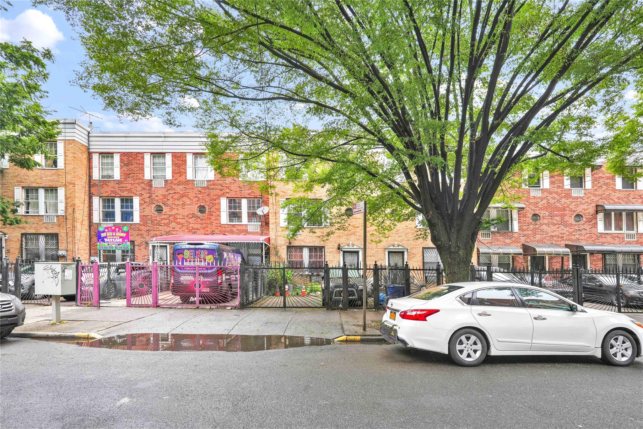 E 144 Street, Bronx, New York - 6 Bedrooms  
3 Bathrooms - 