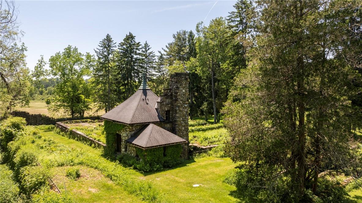 Millbrook, New York 12545, United States, 10 Bedrooms Bedrooms, ,7 BathroomsBathrooms,Residential,Active,15906