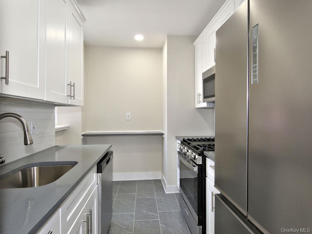 130 Centre Avenue 2E