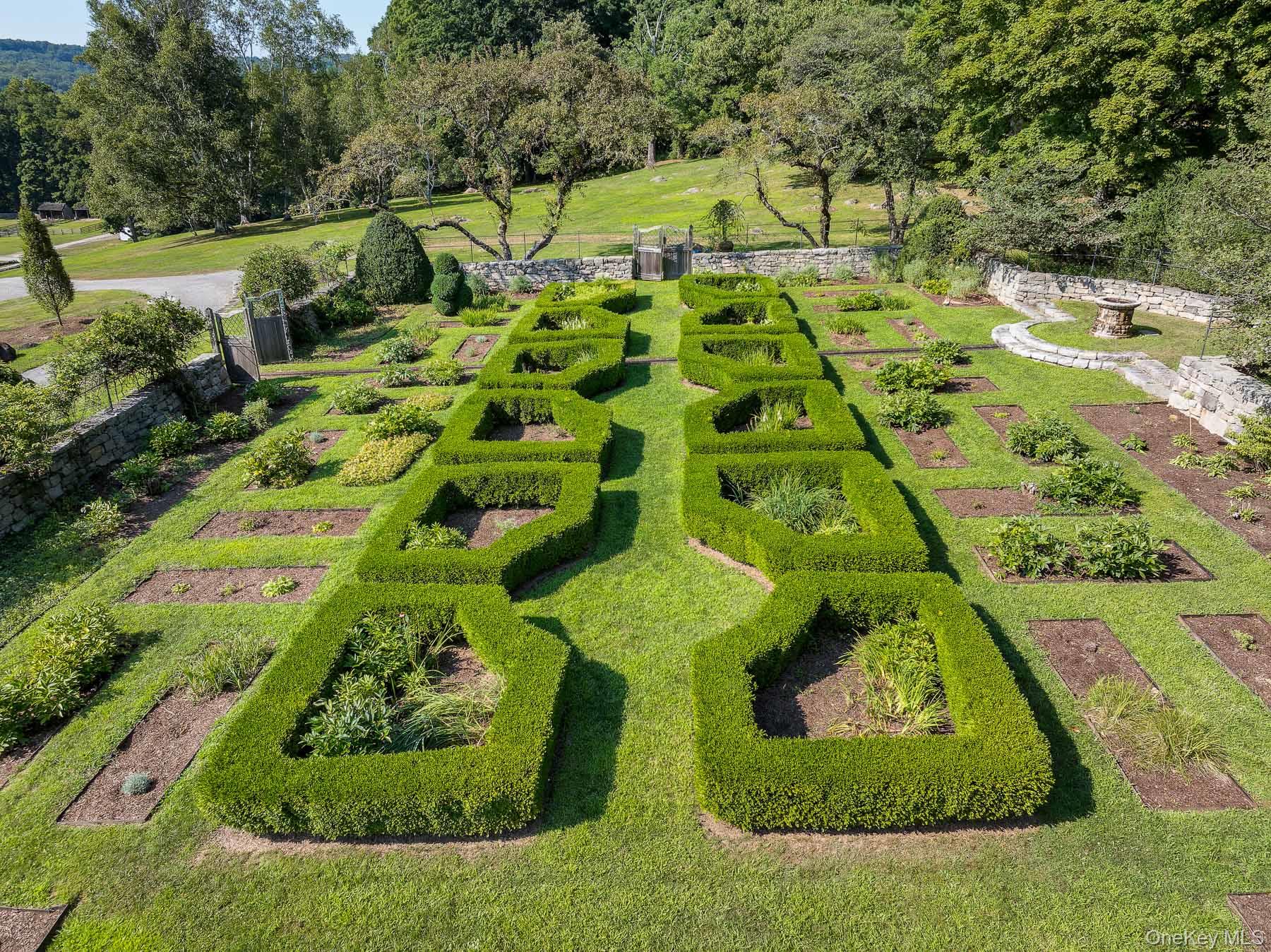 Croton-On-Hudson, New York 10520, United States, 5 Bedrooms Bedrooms, ,6 BathroomsBathrooms,Residential,Coming Soon,204087