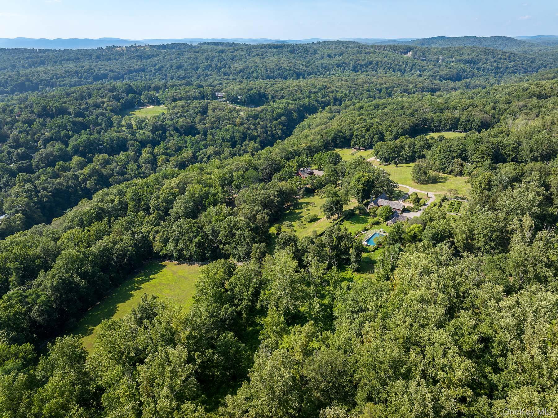 Croton-On-Hudson, New York 10520, United States, 5 Bedrooms Bedrooms, ,6 BathroomsBathrooms,Residential,Coming Soon,204087