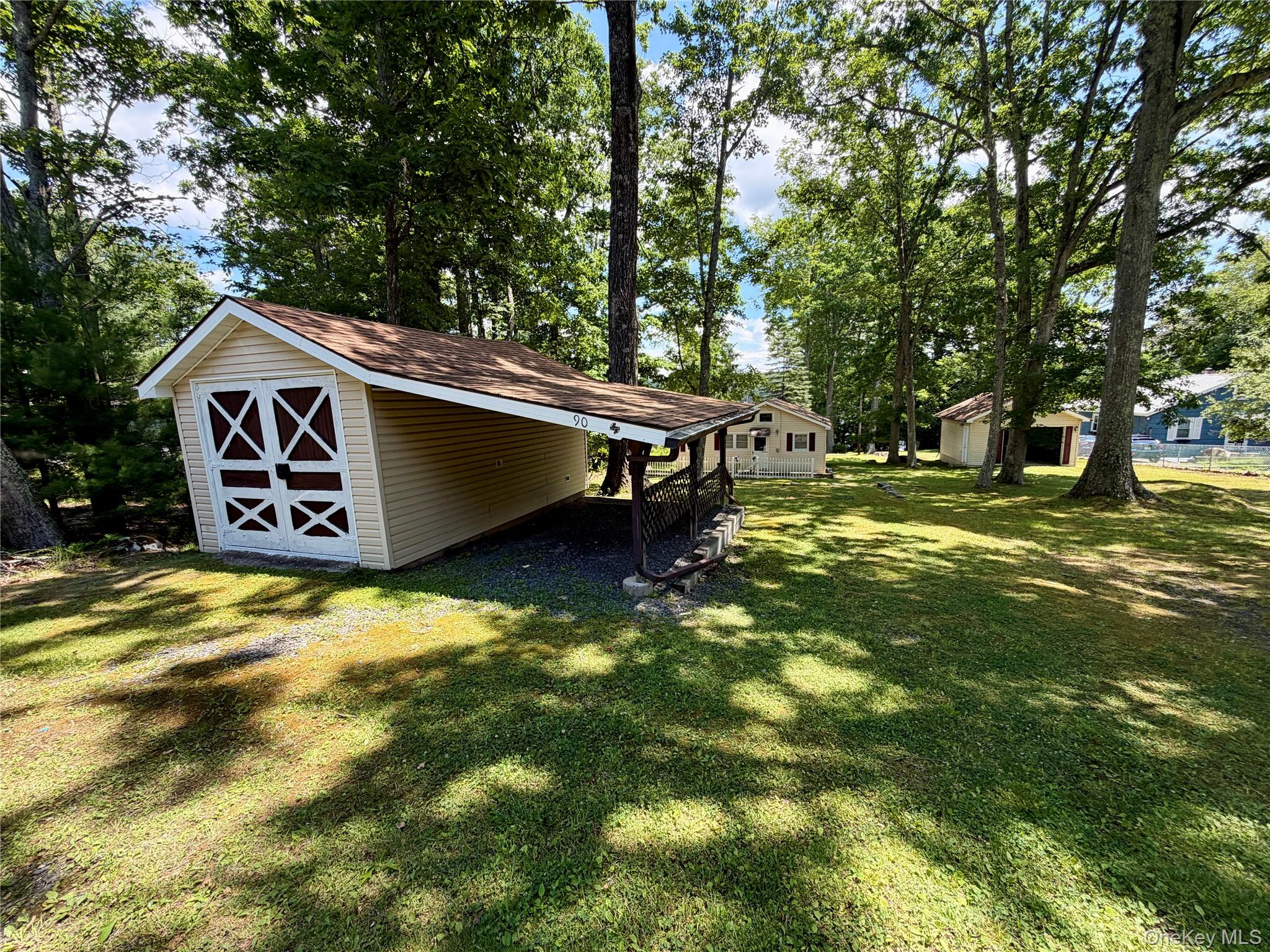 90 Minisink Trail