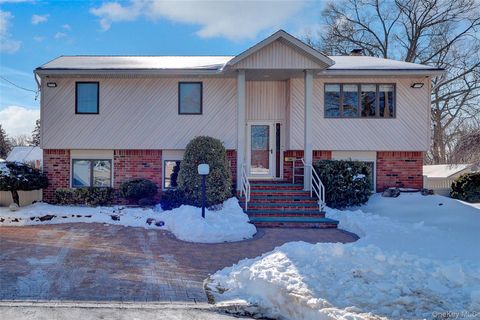 98 Kingsland Avenue West Islip NY 11795