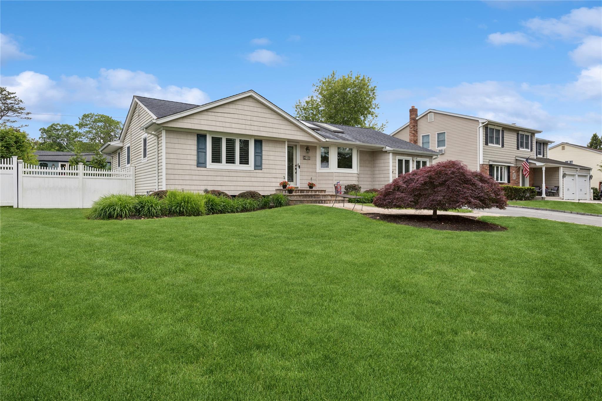182 S Plaisted Avenue, Hauppauge, New York image 1